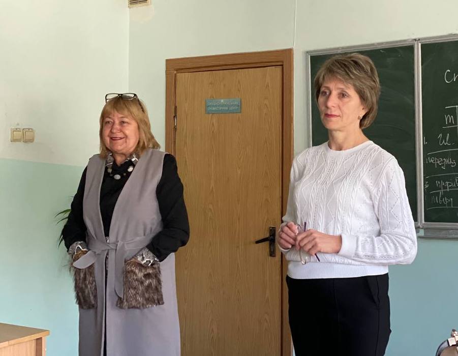 Завідувач кафедри Тетяна Вільчинська і декан факультету Галина Бачинська